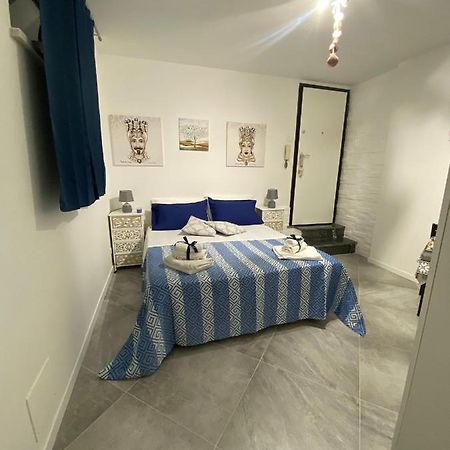 Al Centro Di Tutto Apartment Palermo Exterior photo