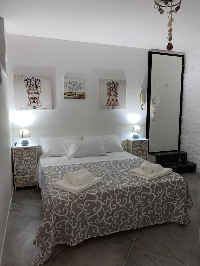 Al Centro Di Tutto Apartment Palermo Exterior photo