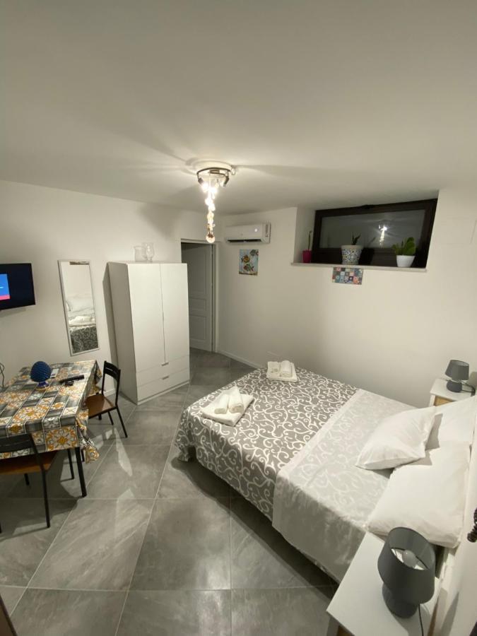 Al Centro Di Tutto Apartment Palermo Exterior photo