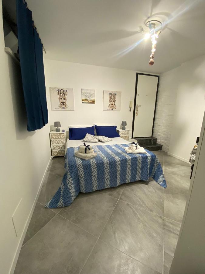 Al Centro Di Tutto Apartment Palermo Exterior photo